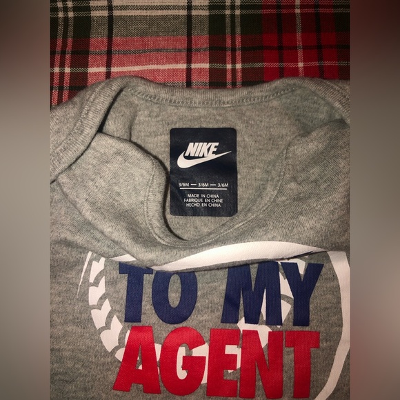 Nike baby onesie - Picture 2 of 2